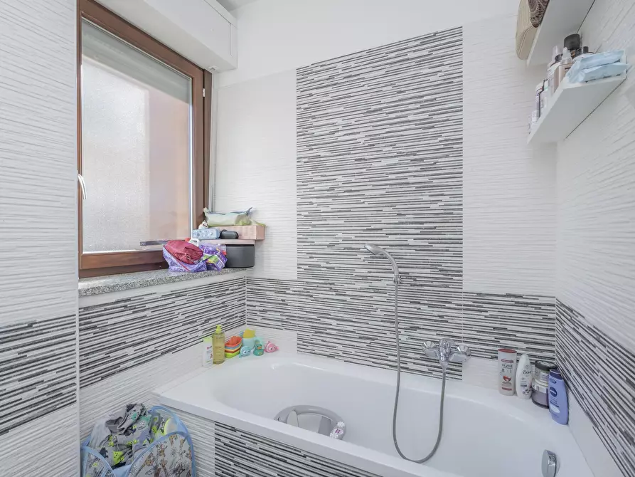 Immagine 31 di Quadrilocale in vendita  in Via Alfonso Badini Confalonieri 47 a Torino