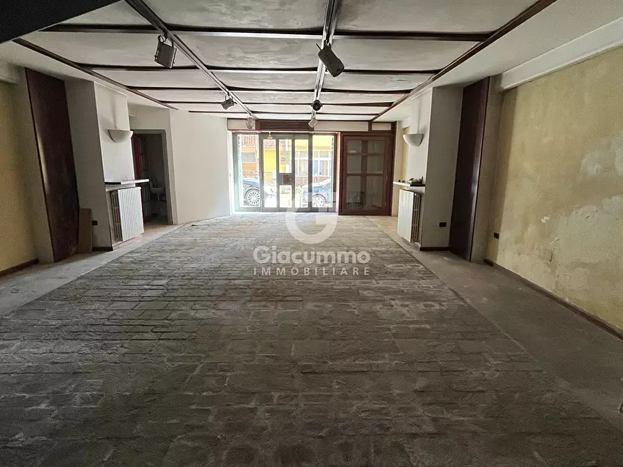 Immagine 4 di Locale commerciale in affitto  in Via Nicola Vaccaro a Potenza