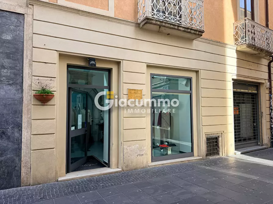 Immagine 3 di Locale commerciale in affitto  in Via Pretoria 117 a Potenza