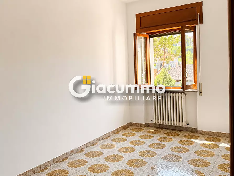 Immagine 16 di Pentalocale in vendita  in Via Genova 12 a Potenza