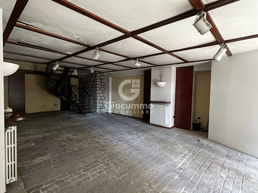 Immagine 3 di Locale commerciale in affitto  in Via Nicola Vaccaro a Potenza