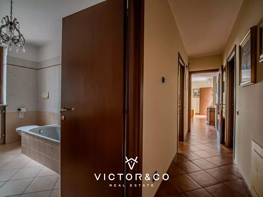 Immagine 39 di Casa bifamiliare in vendita  in Via Borghetto 4 a Casalino