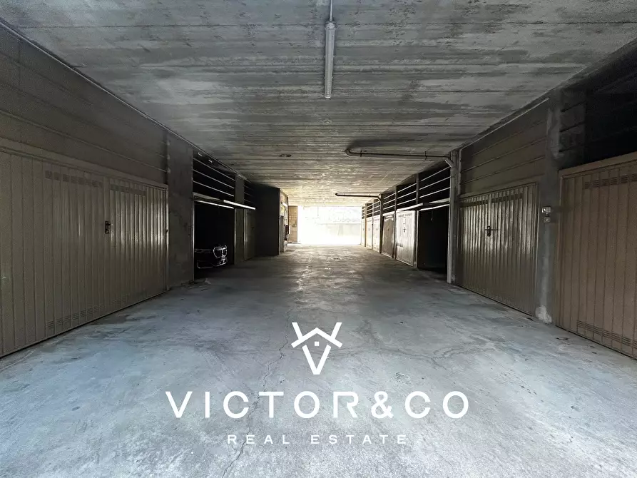 Immagine 10 di Garage in vendita  in Corso torino snc a Novara