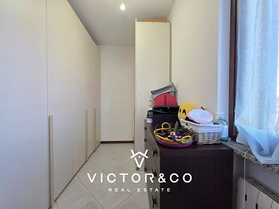 Immagine 25 di Quadrilocale in vendita  in VIA BATTISTI snc a Romentino