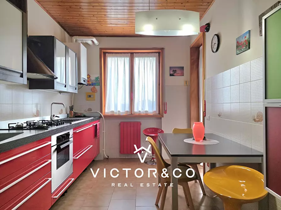 Immagine 11 di Trilocale in vendita  in Viale Giulio Cesare 119 a Novara