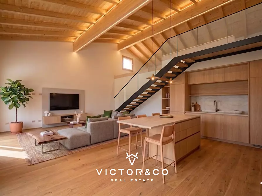 Immagine 1 di Villa in vendita  in Via Isonzo 6 a Oleggio
