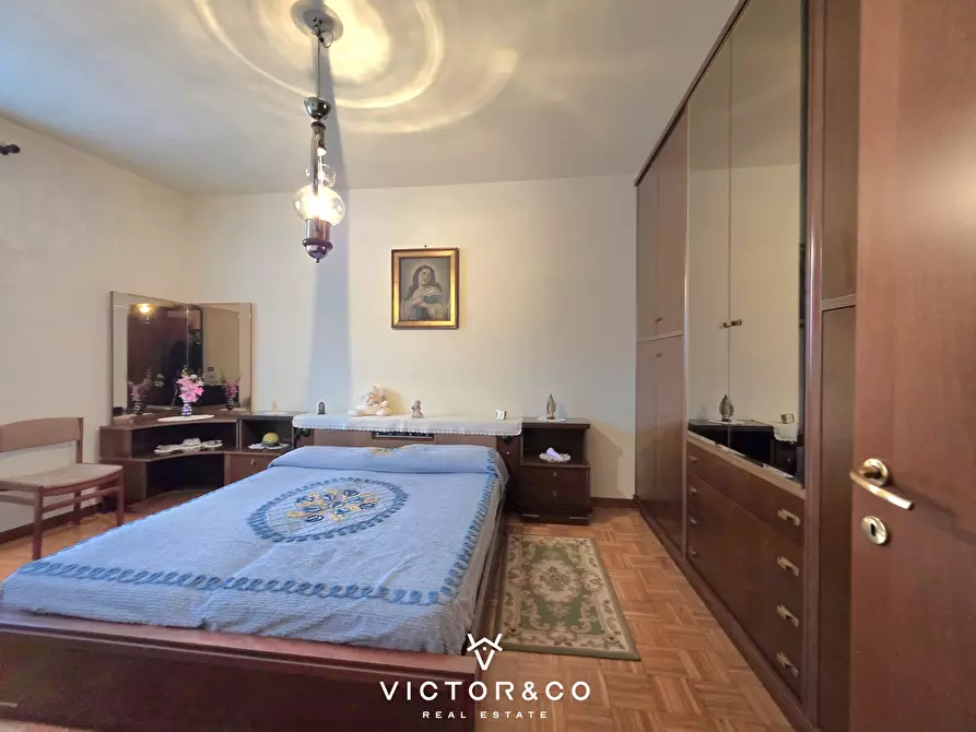 Immagine 16 di Quadrilocale in vendita  in Piazza Nobili de Toma 9 a Omegna