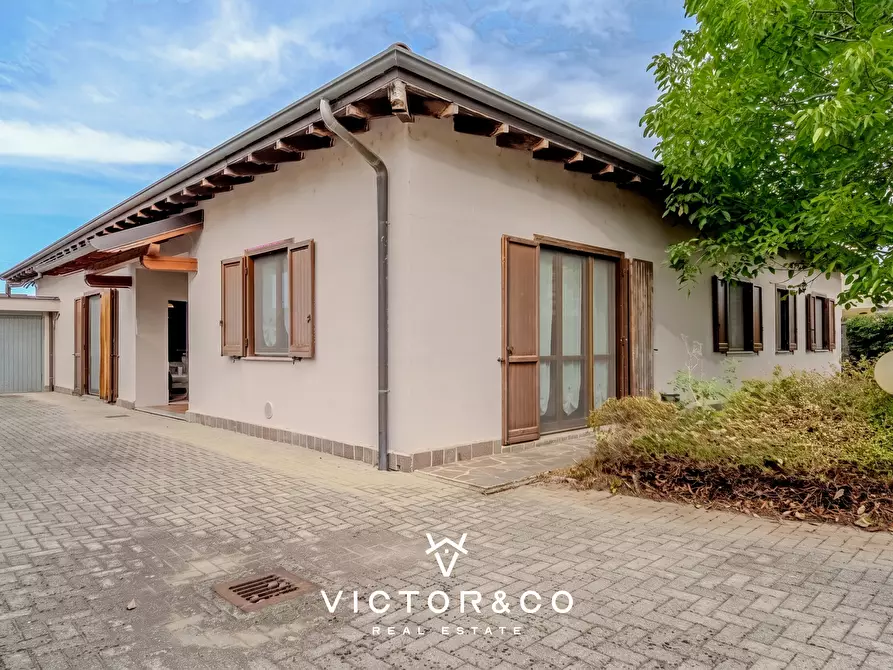 Immagine 24 di Casa bifamiliare in vendita  in Via Borghetto 4 a Casalino