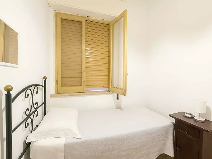 Immagine 12 di Quadrilocale in vendita  in Via Ruggerone da Palermo 52 a Palermo