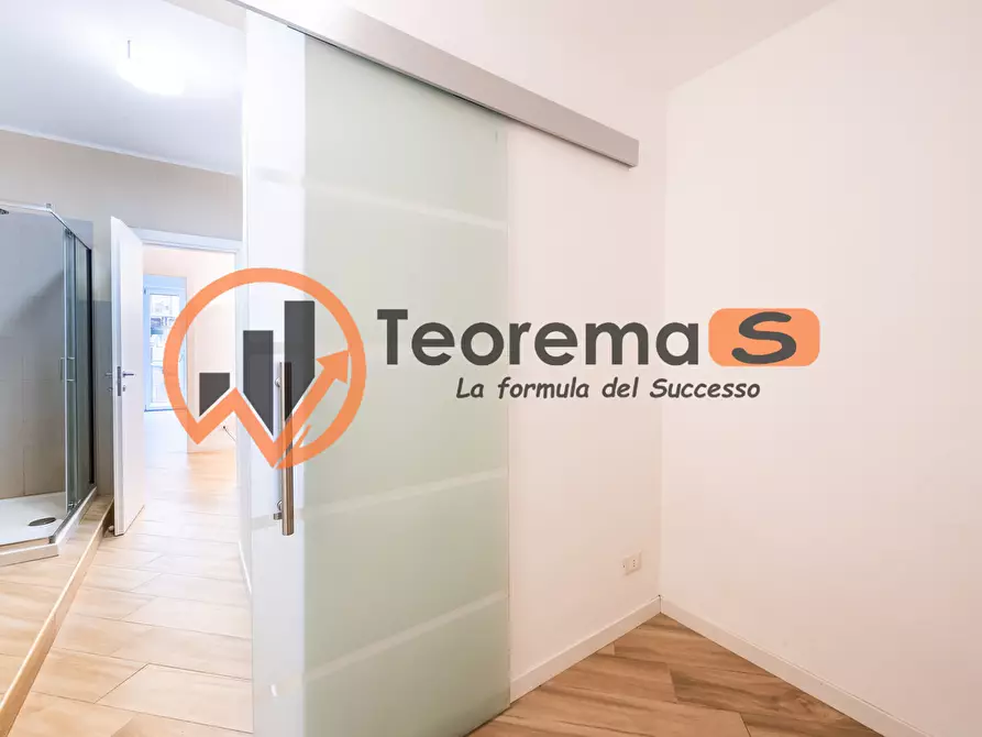 Immagine 21 di Trilocale in vendita  a Palermo