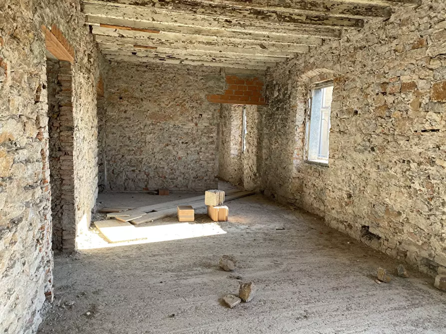 Immagine 57 di Rustico / casale in vendita  in Via Montini a Preseglie