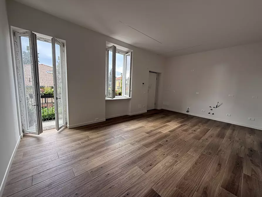 Immagine 12 di Bilocale in vendita  in Via Giuseppe Sirtori 1 a Carate Brianza