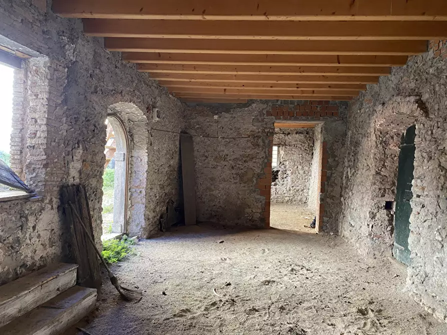 Immagine 42 di Rustico / casale in vendita  in Via Montini a Preseglie