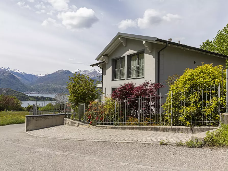 Immagine 15 di Villa in vendita  in Via Colombèe 11 a Colico