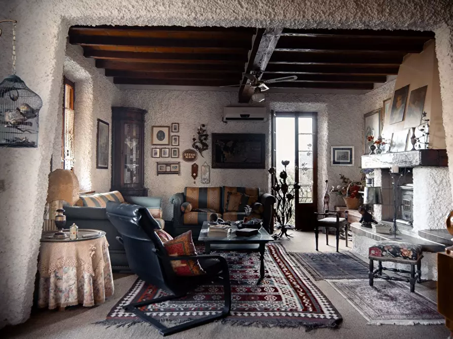 Immagine 21 di Quadrilocale in vendita  a Medesano