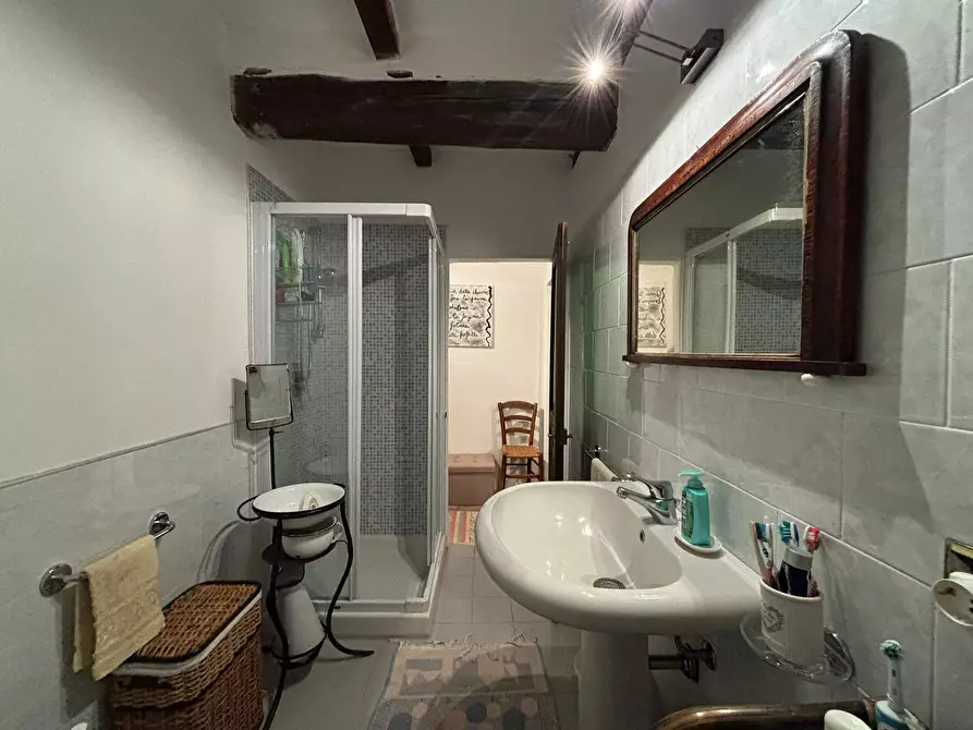 Immagine 38 di Porzione di casa in vendita  a Varano De' Melegari