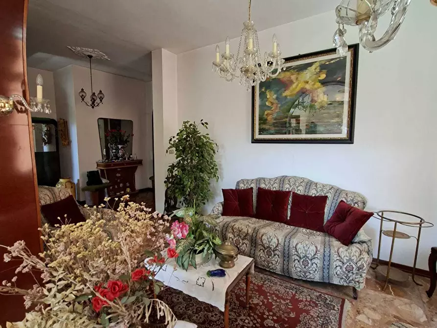 Immagine 23 di Trilocale in vendita  a Medesano