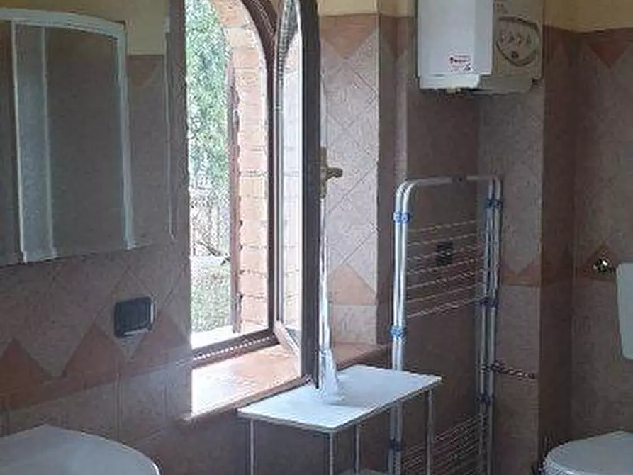 Immagine 12 di Bilocale in affitto  a Varano De' Melegari