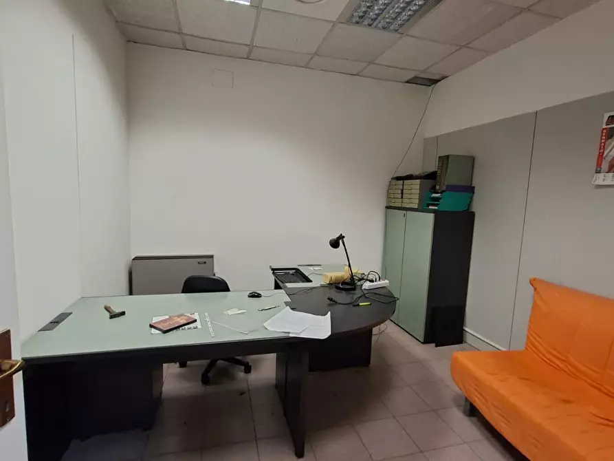 Immagine 13 di Ufficio in vendita  a Parma