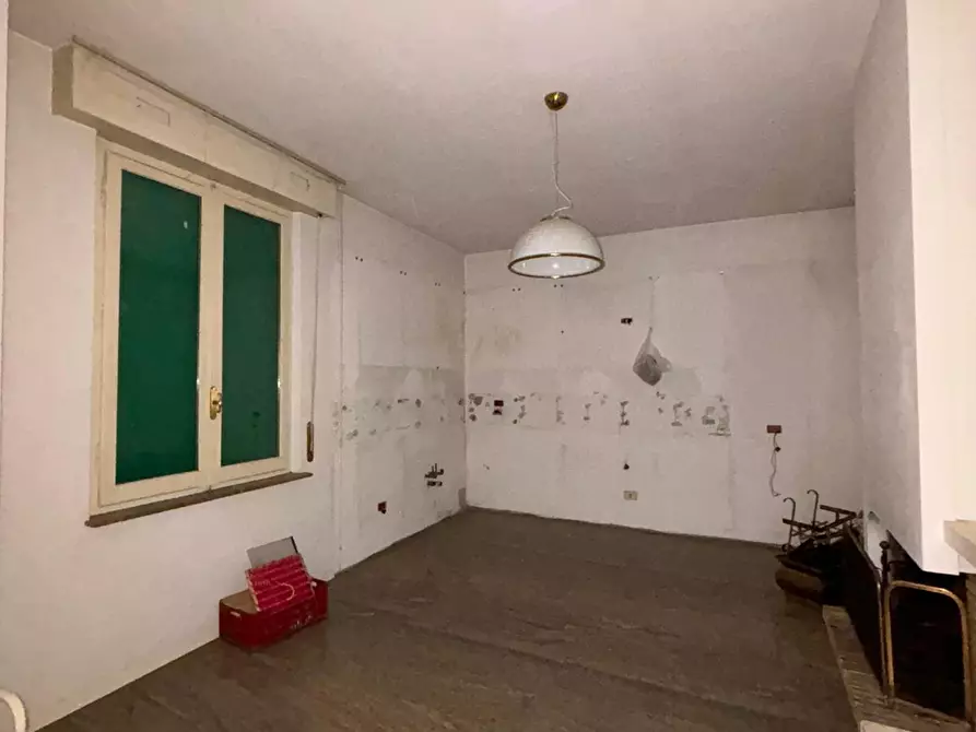 Immagine 44 di Casa trifamiliare in vendita  a Varano De' Melegari