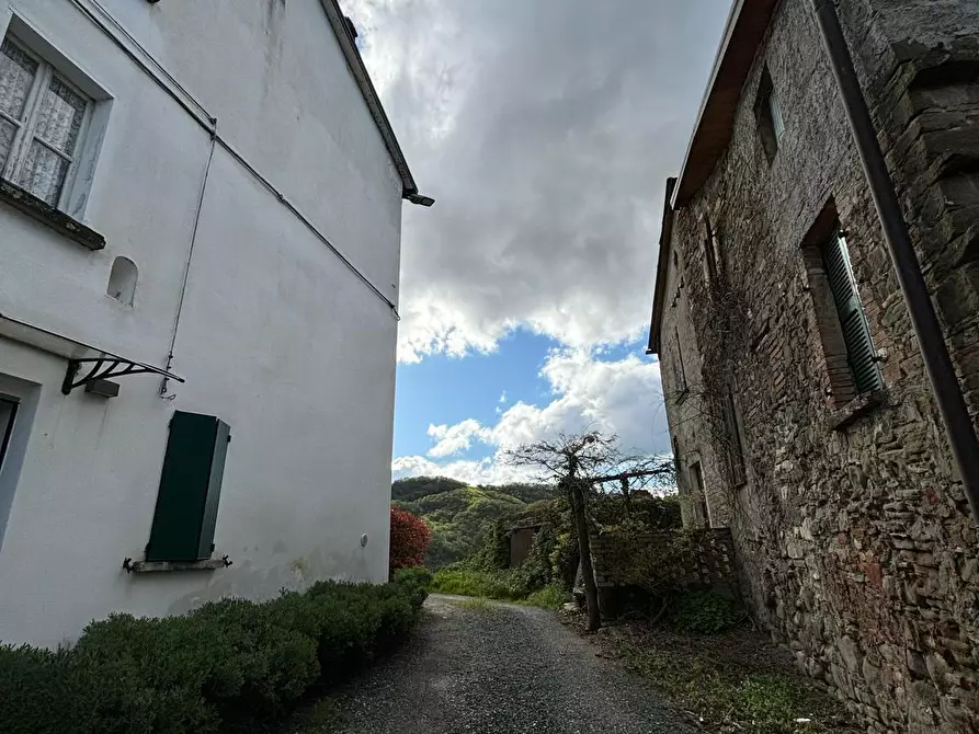 Immagine 2 di Appartamento in vendita  a Varano De' Melegari