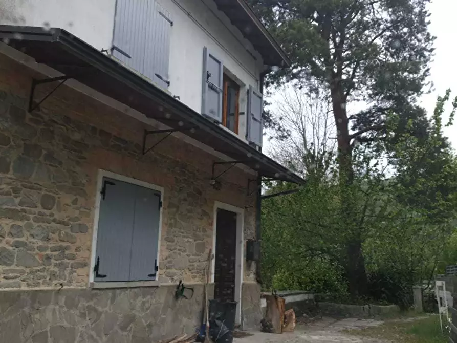 Immagine 1 di Casa indipendente in vendita  a Varano De' Melegari