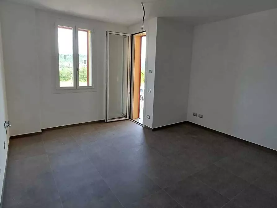 Immagine 5 di Bilocale in vendita  a Medesano