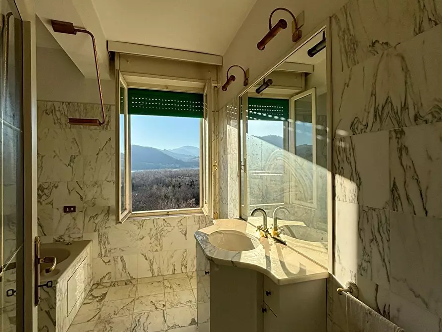 Immagine 60 di Casa trifamiliare in vendita  a Varano De' Melegari