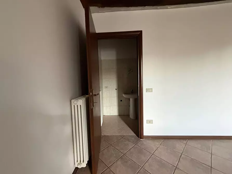 Immagine 9 di Appartamento in vendita  a Medesano