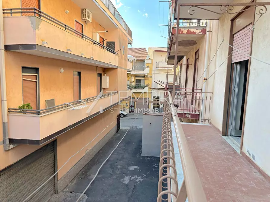 Immagine 15 di Appartamento in vendita  in Via della Costituzione 32 a Adrano