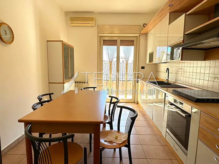 Immagine 21 di Appartamento in vendita  in Via Catanzaro a Adrano