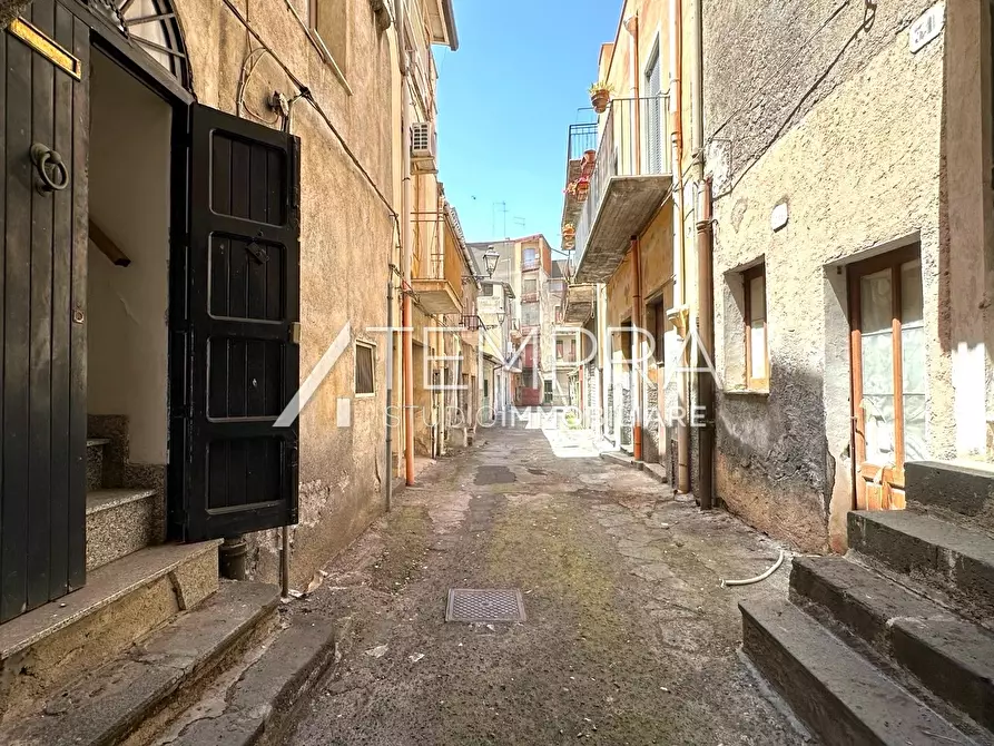 Immagine 21 di Casa indipendente in vendita  a Adrano