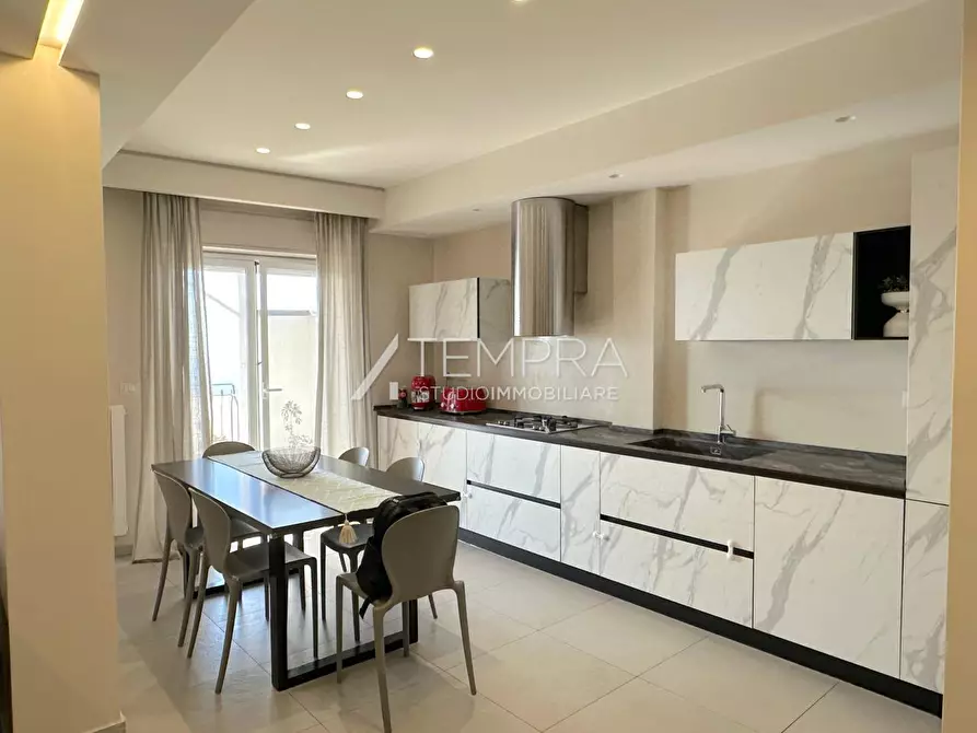 Immagine 7 di Appartamento in vendita  in VIA PASCAL a Adrano