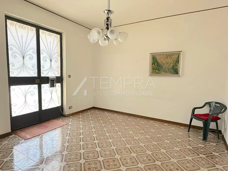 Immagine 6 di Appartamento in vendita  in Via della Regione 17 a Adrano