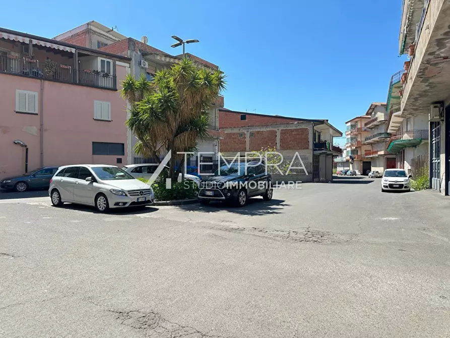 Immagine 31 di Appartamento in vendita  a Adrano