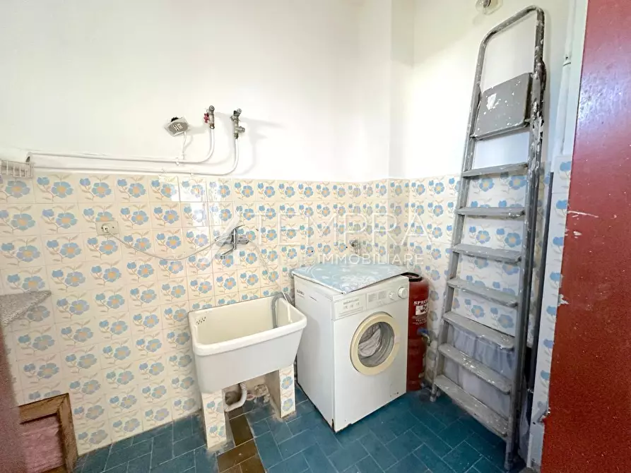 Immagine 16 di Appartamento in vendita  in Via della Regione 17 a Adrano