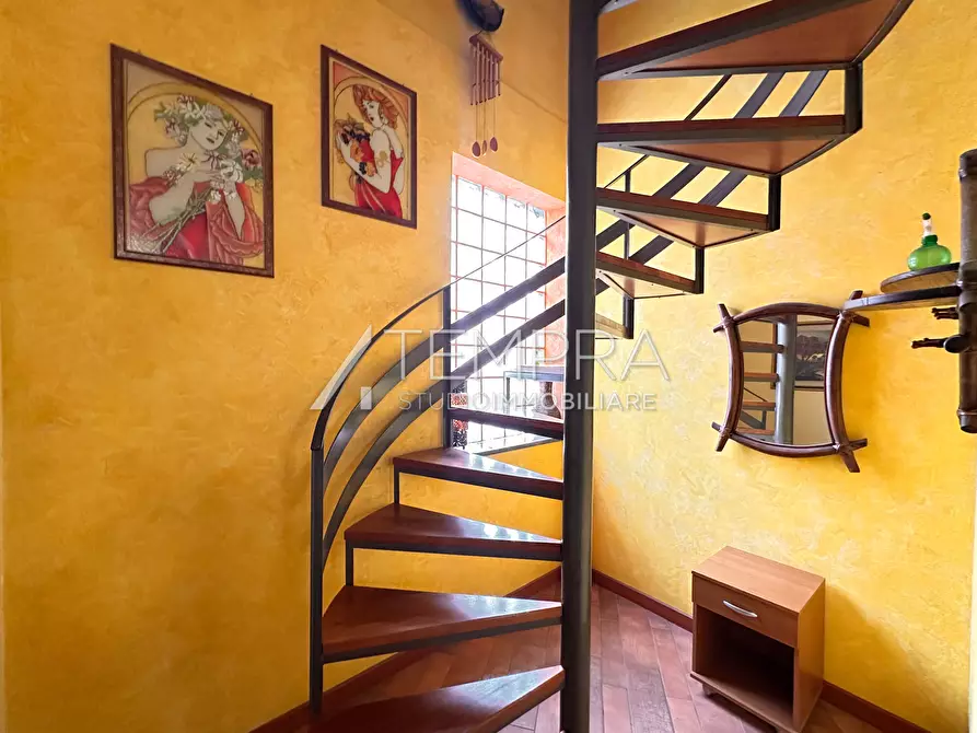 Immagine 21 di Casa indipendente in vendita  a Adrano