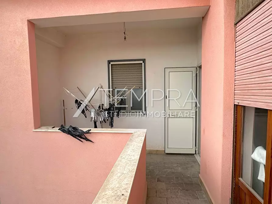 Immagine 14 di Appartamento in vendita  a Adrano