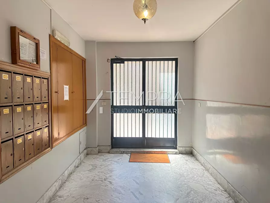 Immagine 3 di Appartamento in vendita  a Adrano