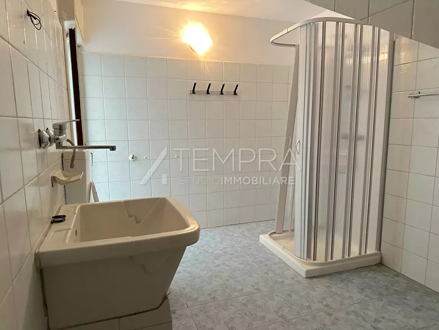 Immagine 16 di Appartamento in vendita  in VIA DELL'AMICIZIA a Adrano