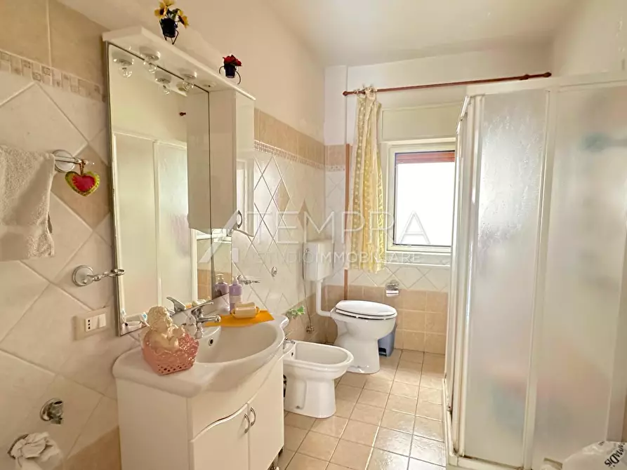 Immagine 8 di Appartamento in vendita  a Adrano