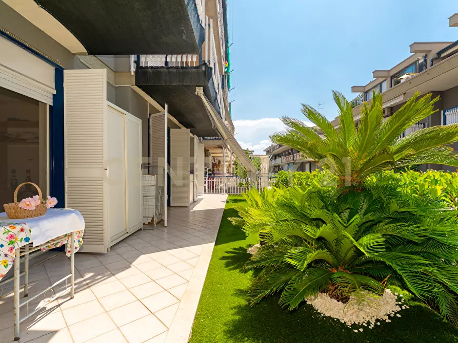Immagine 44 di Pentalocale in vendita  in Via Nobile 19 a San Gregorio Di Catania