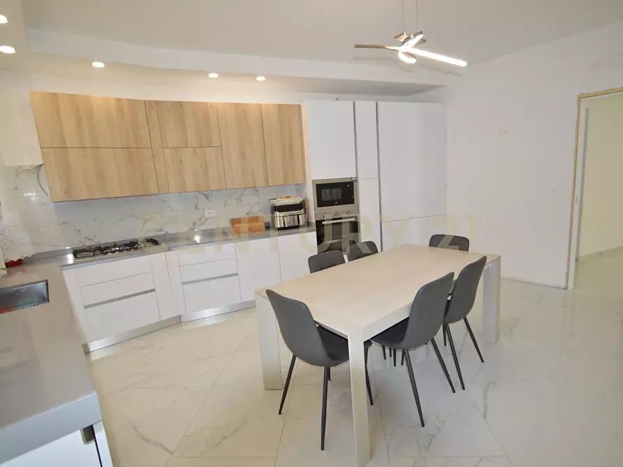 Immagine 13 di Pentalocale in vendita  in Via Senese 173/A a Grosseto