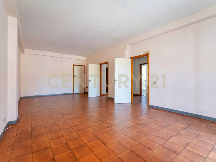 Immagine 9 di Trilocale in vendita  in Via Nazionale a Aci Castello