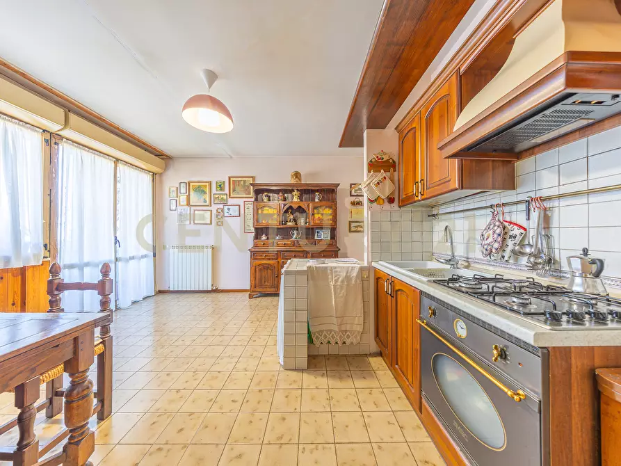 Immagine 14 di Quadrilocale in vendita  in Via Sardegna a Ronciglione