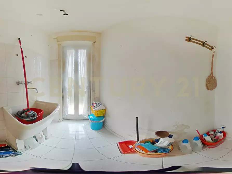 Immagine 49 di Pentalocale in vendita  in Via Stefano Vitale 12 a Catania