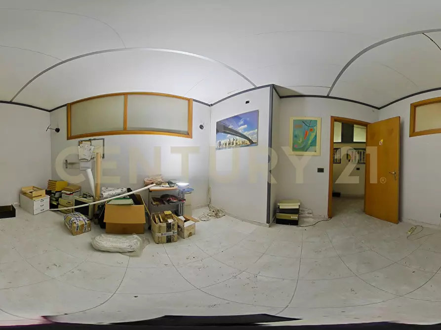 Immagine 51 di Locale commerciale in vendita  in Viale Mario Rapisardi 186 a Catania