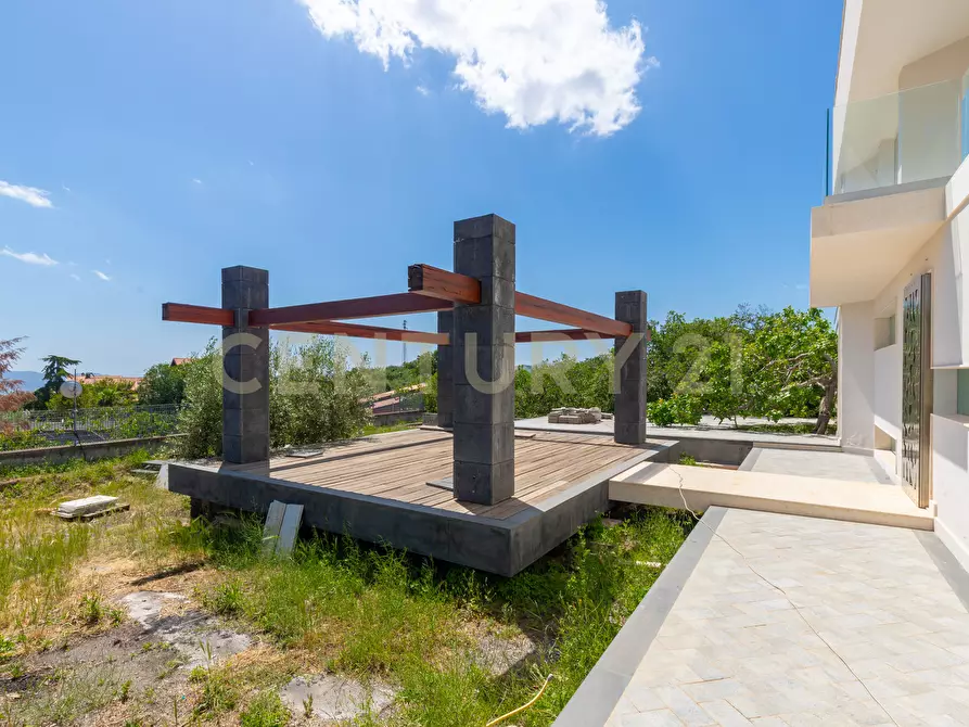 Immagine 20 di Villa in vendita  in SS284 a Adrano