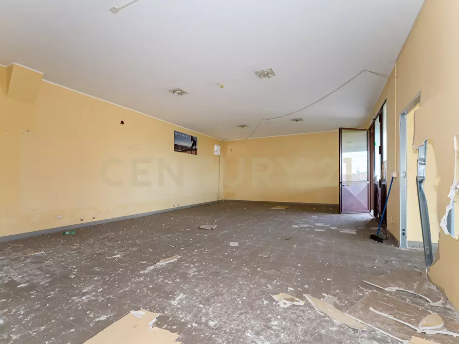 Immagine 8 di Showroom in vendita  in Via delle Scuole 1 a Aci Castello