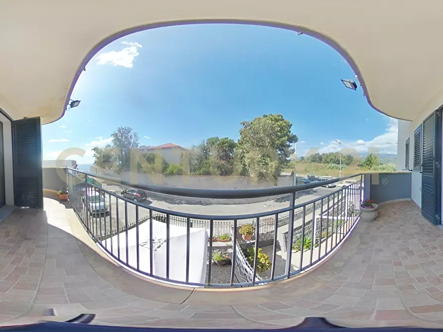 Immagine 41 di Trilocale in vendita  in Via Spiaggia 306 a Catania